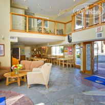 Comfort Inn & Suites North Vancouver Hotel