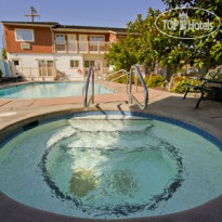 Comfort Inn & Suites North Vancouver Hotel