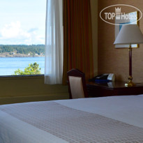 Coast Discovery Inn & Marina 
