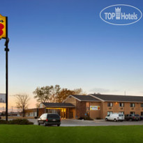 Super 8 Winnipeg East MB 