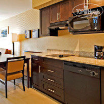Holiday Inn Express Hotel & Suites Riverport Richmond Suite