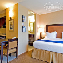 Holiday Inn Express Hotel & Suites Riverport Richmond Suite