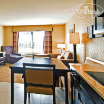 Holiday Inn Express Hotel & Suites Riverport Richmond Suite