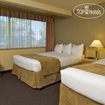 Coast Tsawwassen Inn 