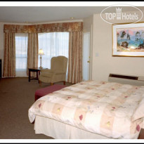 Riverland Inn & Suites