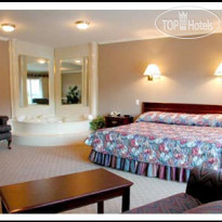 Riverland Inn & Suites