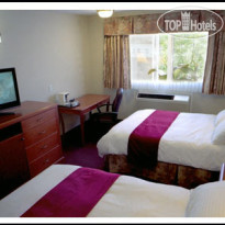 Riverland Inn & Suites