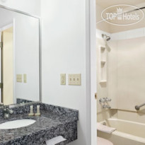 Super 8 Kamloops East 