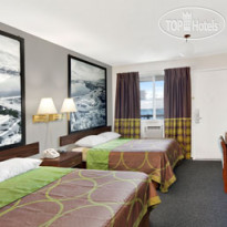 Super 8 Kamloops East 