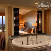 Victoria Regent Waterfront Hotel & Suites