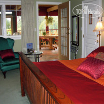 Across The Harbour Bed & Breakfast 