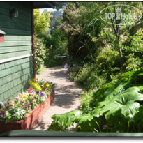 Across The Harbour Bed & Breakfast 