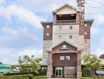 Hotelier's photos Days Inn Vancouver Airport 3*