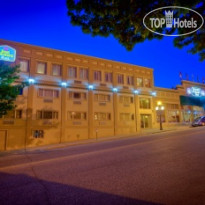 Best Western Plus Baker Street Inn & Convention Centre 