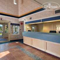 Super 8 Langley City 