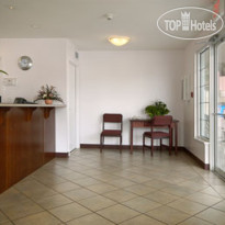 Super 8 Lake Country - Winfield Area 