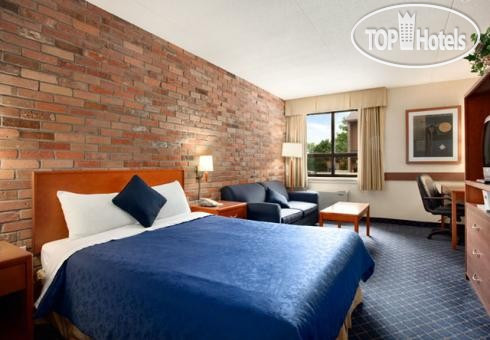 Hotel photo Travelodge Barrie on Bayfield 2*