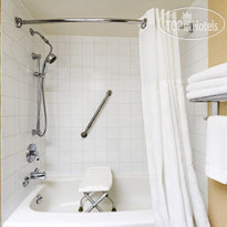 Ramada Trenton Ванная комната для лиц с огран