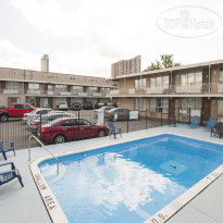 Admiral Inn By The Falls 