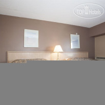 Admiral Inn By The Falls 