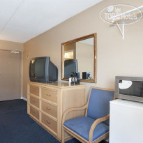 Admiral Inn By The Falls 