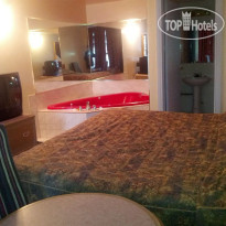 Admiral Inn By The Falls 