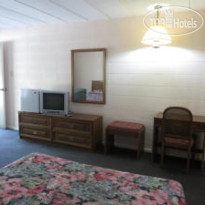 Parkway Motel