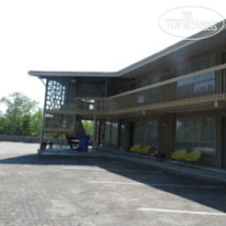 Parkway Motel