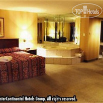 Holiday Inn Oakville Centre