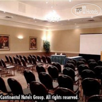 Holiday Inn Oakville Centre