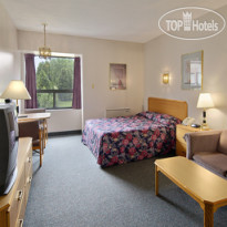 Super 8 Mt Hope Hamilton Intl Arpt ON 