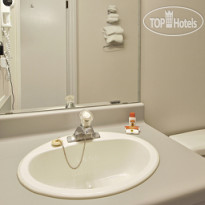 Super 8 Mt Hope Hamilton Intl Arpt ON 