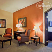 Holiday Inn Express & Suites Airport - Calgary Номер с камином