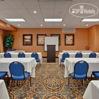 Holiday Inn Express & Suites Airport - Calgary Конференц-зал