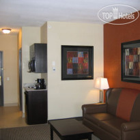 Holiday Inn Express & Suites Airport - Calgary Suite