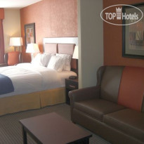 Holiday Inn Express & Suites Airport - Calgary Suite