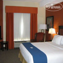 Holiday Inn Express & Suites Airport - Calgary Jacuzzi Suite