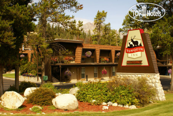 Hotelier's photos Tonquin Inn 3*
