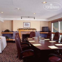 Ramada Inn & Suites 