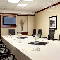 Four Points by Sheraton Calgary Airport 