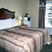 Canadas Best Value Inn & Suites 