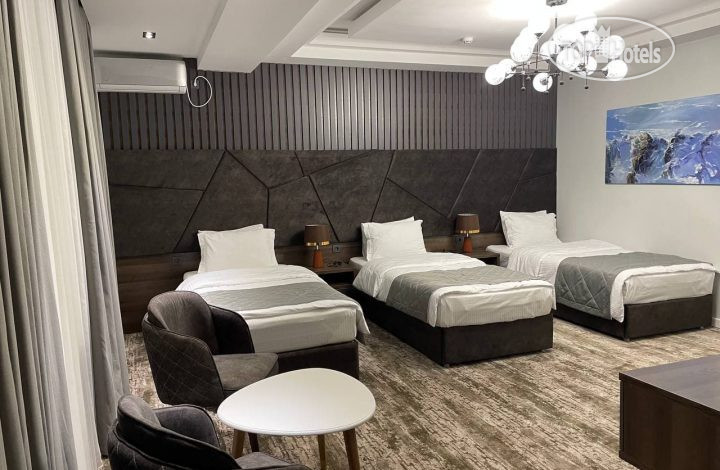 ROAD SIDE Hotel by Khorrot