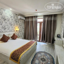 Summer Hotel 