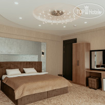 Astor Hotel 