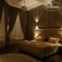 Renaissance Boutique Hotel 