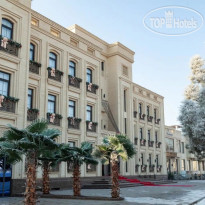 Paradise Plaza 