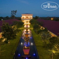 Courtyard Victoria Falls