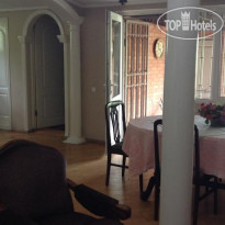 Tsisana Guest House 