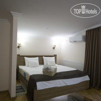 Log Inn Boutique Hotel