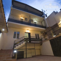 Log Inn Boutique Hotel